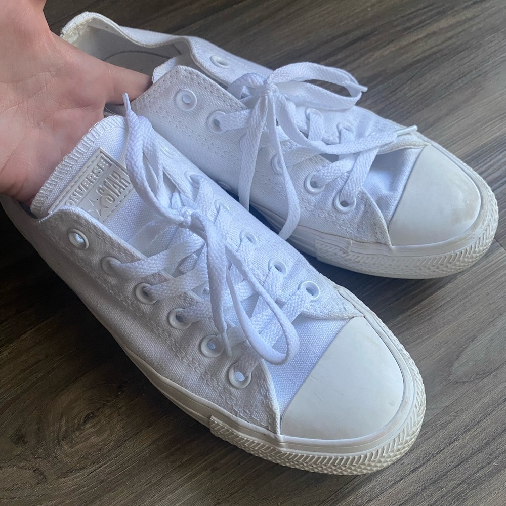 Mono White Low Converse